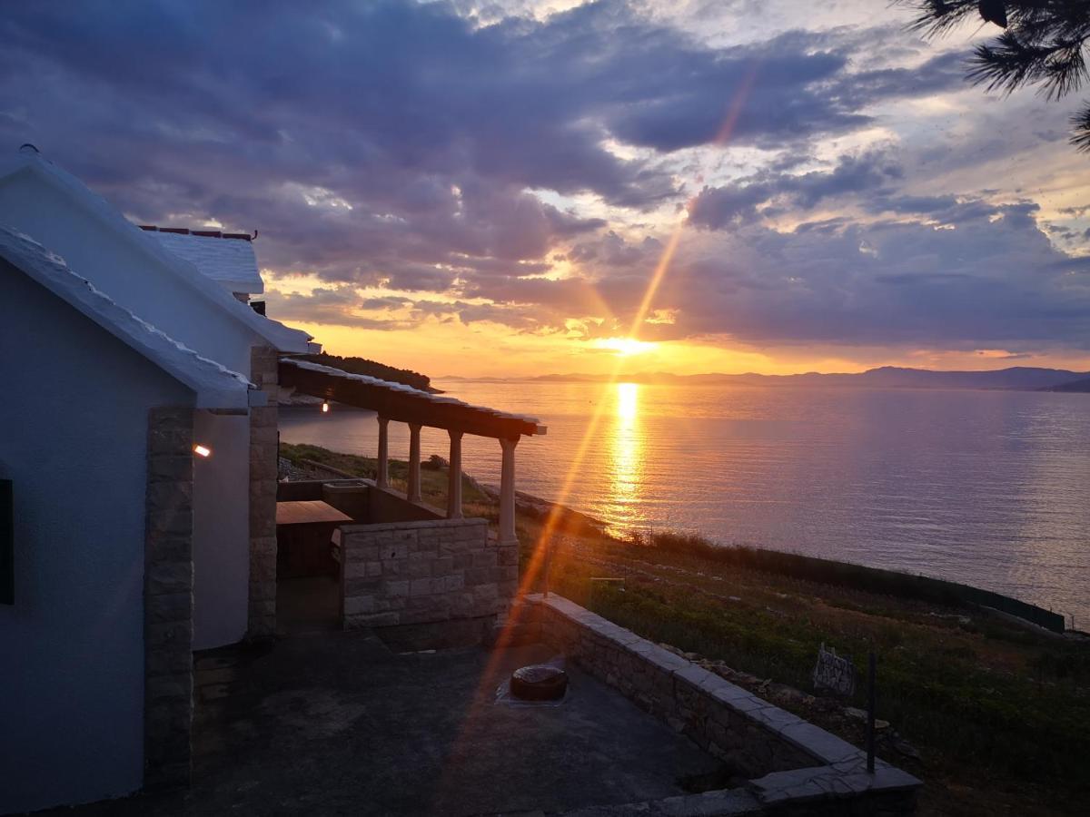Vacation House, Parking Included, Lovrecina Postira Exteriör bild