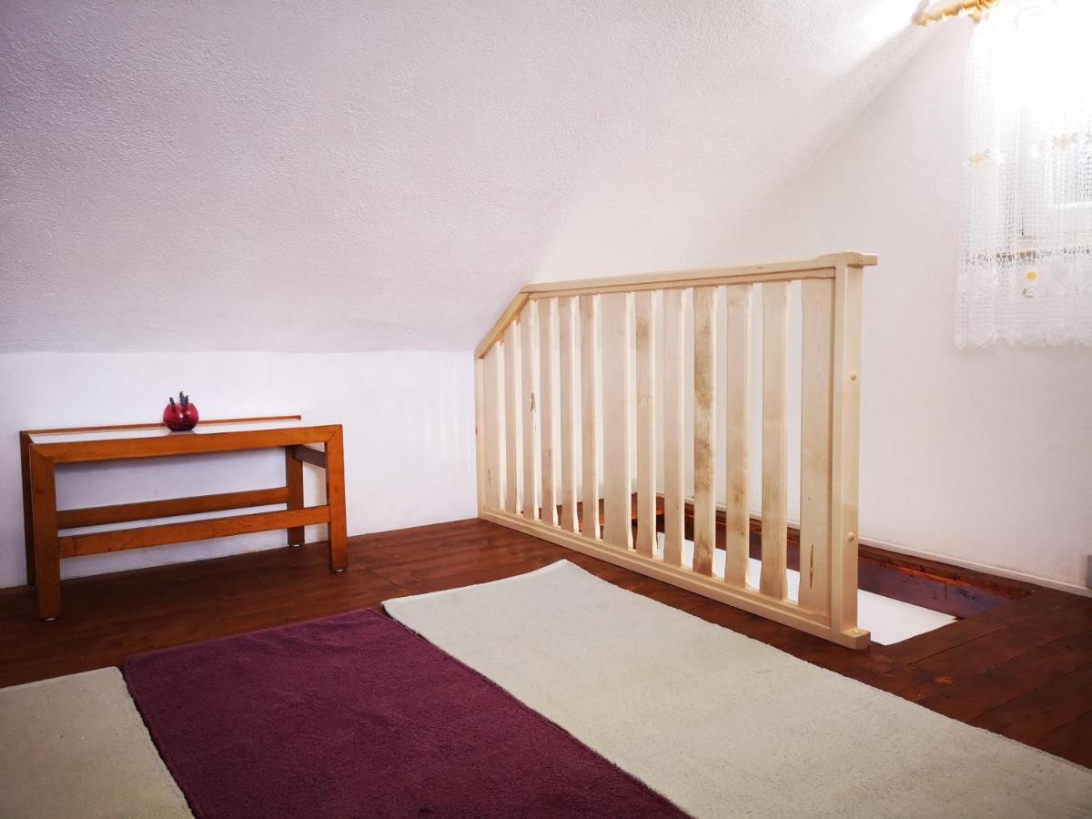 Vacation House, Parking Included, Lovrecina Postira Exteriör bild