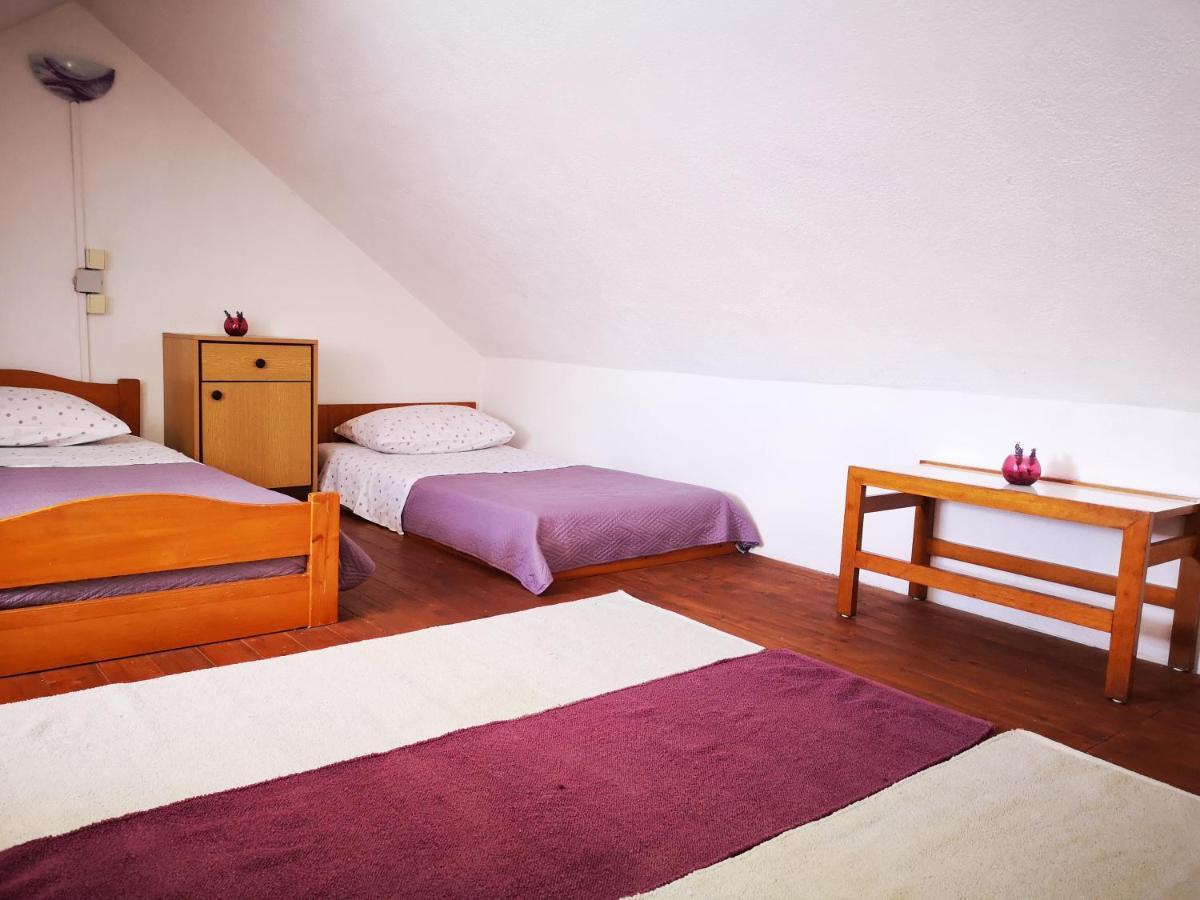 Vacation House, Parking Included, Lovrecina Postira Exteriör bild