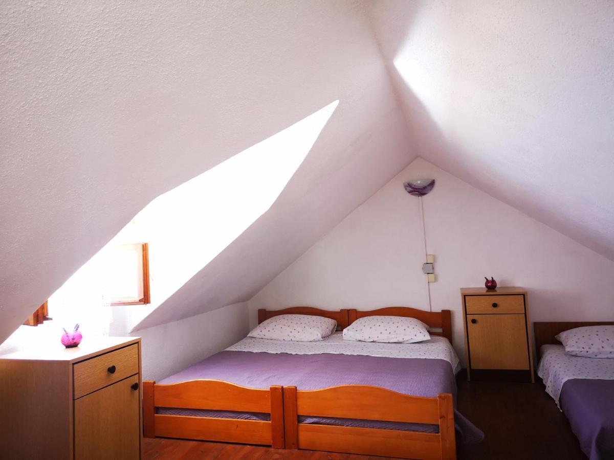 Vacation House, Parking Included, Lovrecina Postira Exteriör bild