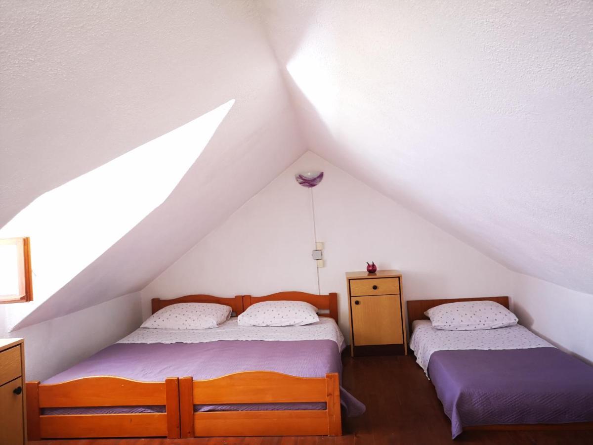 Vacation House, Parking Included, Lovrecina Postira Exteriör bild