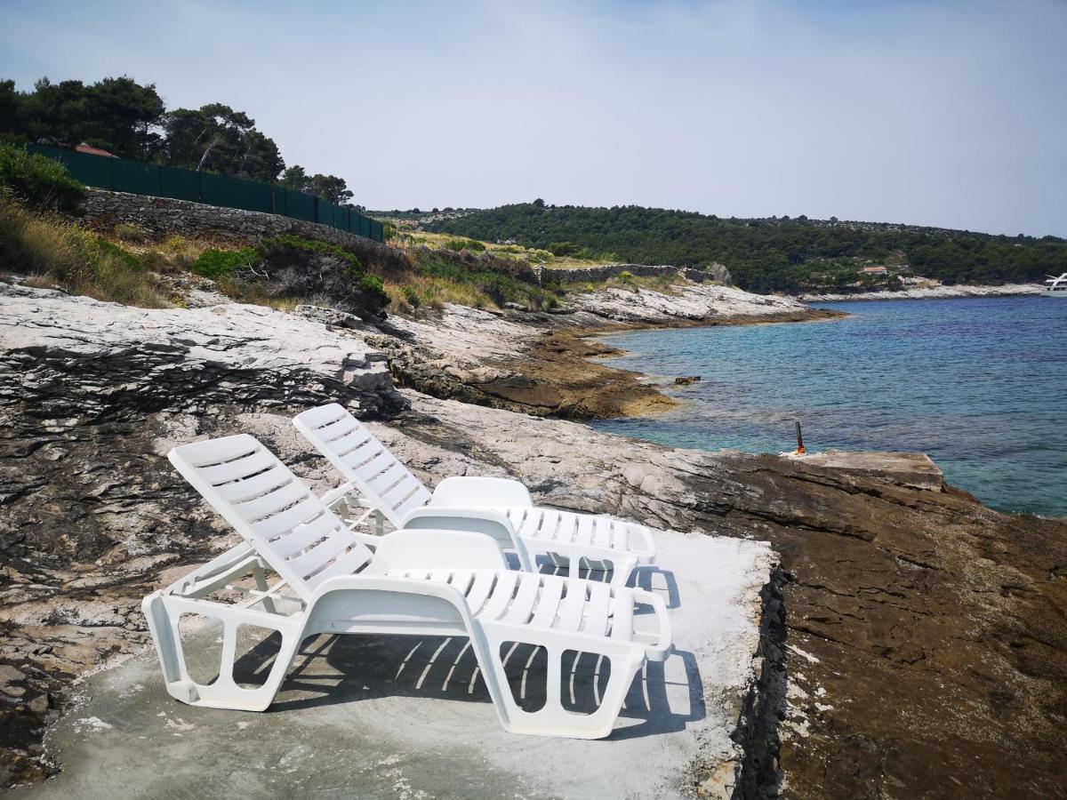 Vacation House, Parking Included, Lovrecina Postira Exteriör bild