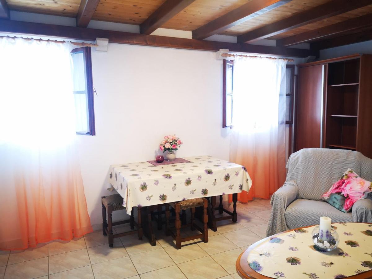 Vacation House, Parking Included, Lovrecina Postira Exteriör bild