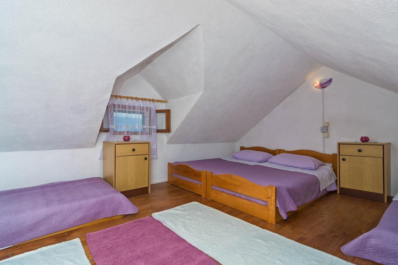 Vacation House, Parking Included, Lovrecina Postira Exteriör bild